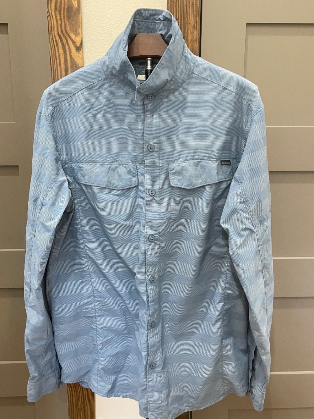 Columbia Omni Shade Hiking Fishing Shirt LARGE Blue Lightweight Excellent